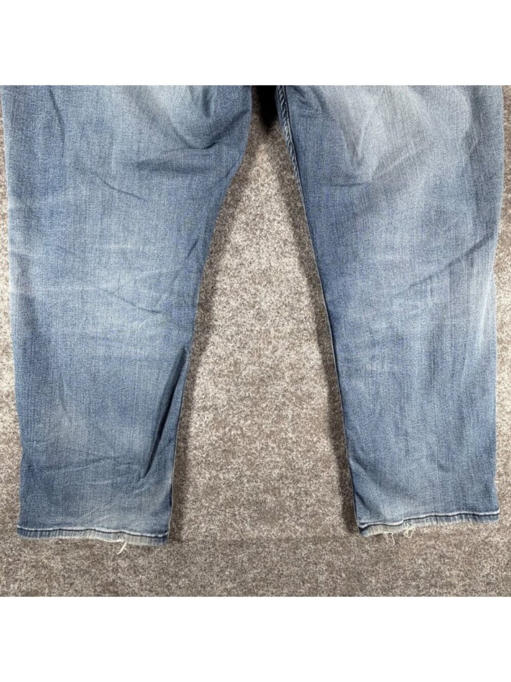 Levi's 559 Relaxed Straight Fit Jeans Mens 46x32 Blue Acid Wash Distressed Knee - Picture 3 of 16